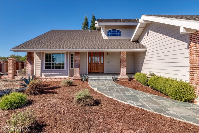 Detail Gallery Image 5 of 52 For 833 Rolling Hills Dr, Paso Robles,  CA 93446 - 4 Beds | 3 Baths