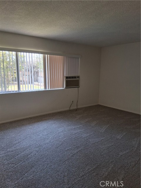 Detail Gallery Image 4 of 19 For 26460 Girard St, Hemet,  CA 92544 - 3 Beds | 2 Baths