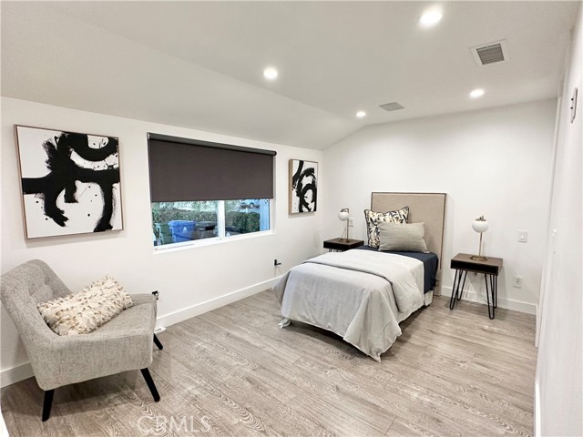 Detail Gallery Image 6 of 20 For 23026 Mobile St, West Hills,  CA 91307 - 5 Beds | 4/1 Baths