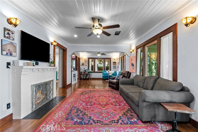 1719 Monte Vista Street, Pasadena CA: https://media.crmls.org/medias/aafbd203-8b62-4832-9ff7-46e32444dab5.jpg