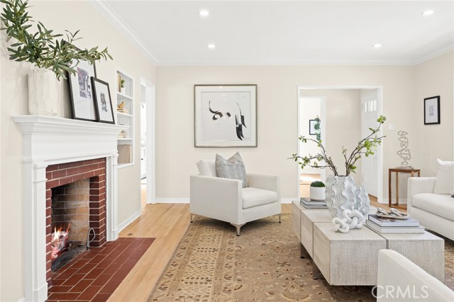 852 E Howard Street, Pasadena CA: https://media.crmls.org/medias/aafde37e-3910-4c7b-84c0-cb2da937cd70.jpg