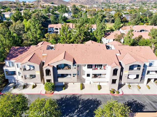 Detail Gallery Image 1 of 36 For 1035 La Terraza Cir #101,  Corona,  CA 92879 - 2 Beds | 2 Baths