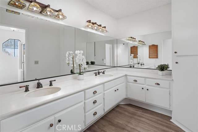 Detail Gallery Image 21 of 37 For 26389 Rainbow Glen Dr, Newhall,  CA 91321 - 2 Beds | 2 Baths