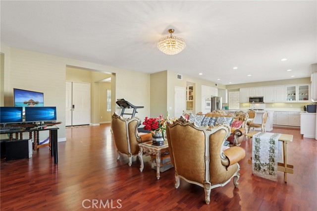 Detail Gallery Image 8 of 73 For 1659 via Sevilla St, Corona,  CA 92881 - 6 Beds | 4 Baths