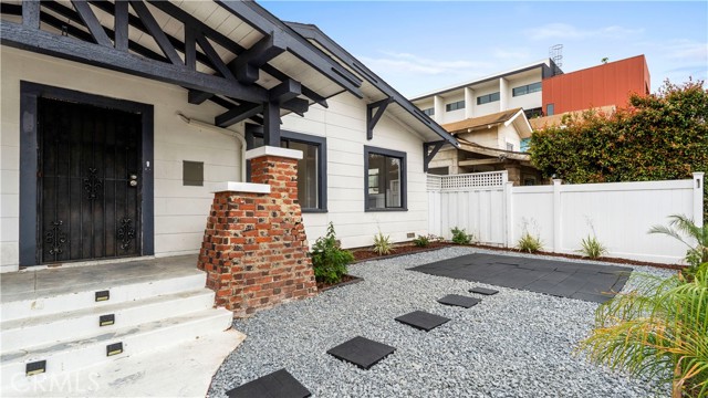 4095 Albatross Street, San Diego CA: https://media.crmls.org/medias/aaff566b-fef4-4ead-b123-c671a1138734.jpg