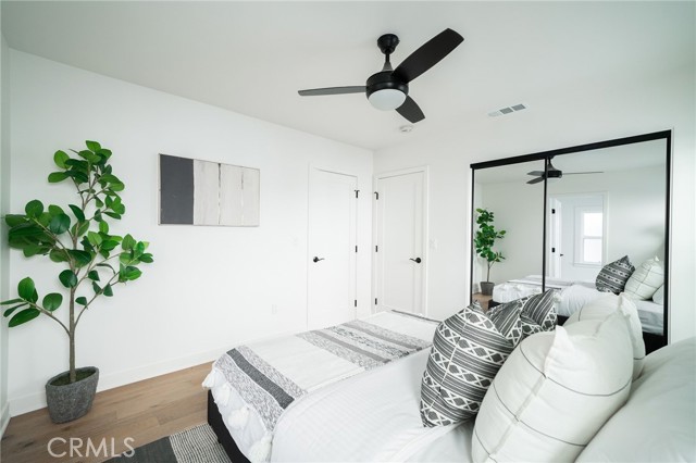 2342 S Cochran Avenue, Los Angeles CA: https://media.crmls.org/medias/aaff755a-fb9a-4c7f-8fd5-c1ed104c4580.jpg