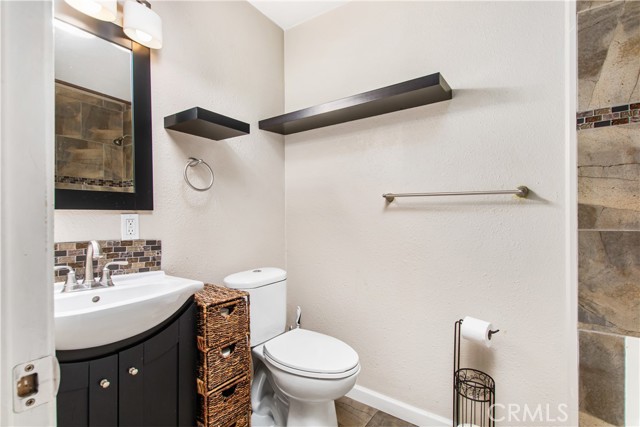 Detail Gallery Image 20 of 38 For 844 W Francis St, Corona,  CA 92882 - 4 Beds | 2 Baths