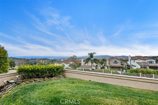 40 Camino Katia, San Clemente CA: https://media.crmls.org/medias/aaffd058-cd13-4b79-828b-05897732e22d.jpg