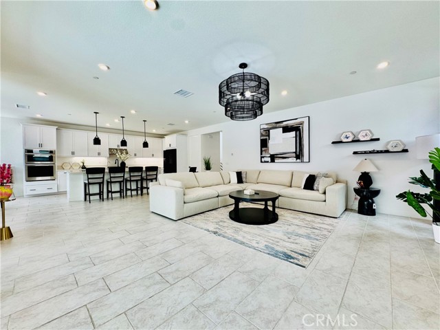 Detail Gallery Image 7 of 12 For 295 Autumn Way, Rancho Mission Viejo,  CA 92694 - 5 Beds | 4 Baths