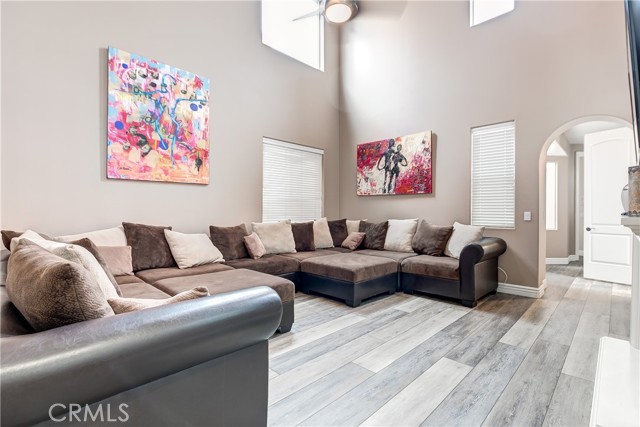 213 Baltimore Avenue, Huntington Beach CA: https://media.crmls.org/medias/ab01502b-d9ee-42ee-8d24-17e0e6131a78.jpg