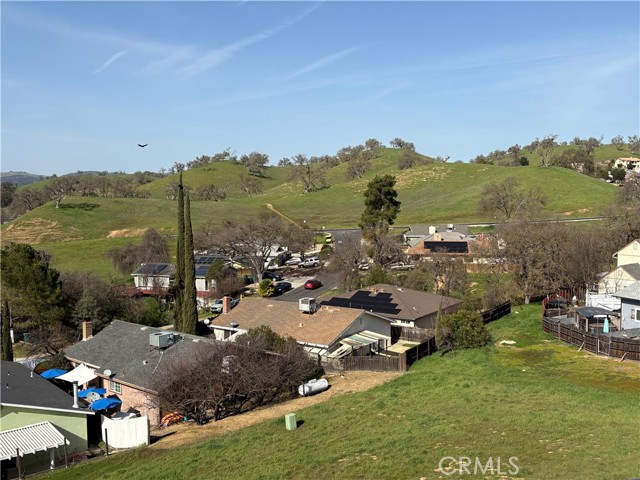 Detail Gallery Image 2 of 38 For 5081 Meadow Lark, Paso Robles,  CA 93446 - 3 Beds | 3/1 Baths
