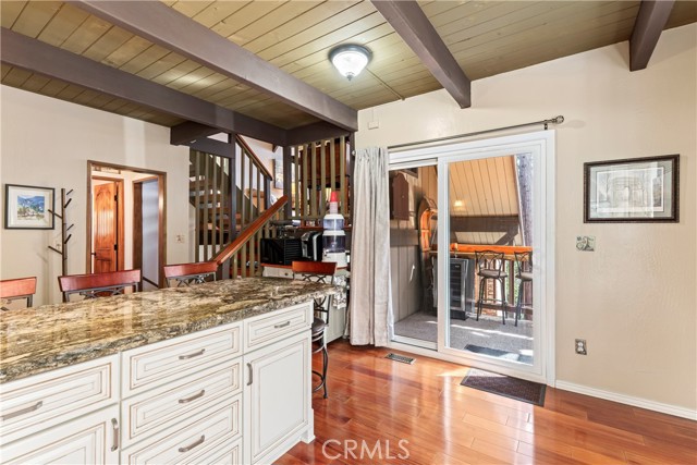 Detail Gallery Image 14 of 66 For 750 Zurich Dr, Lake Arrowhead,  CA 92352 - 4 Beds | 4/1 Baths