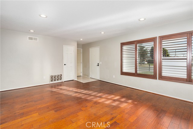 Detail Gallery Image 6 of 23 For 121 Genoa, Upland,  CA 91786 - 3 Beds | 2 Baths