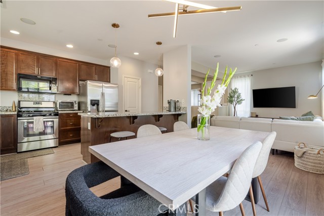 Detail Gallery Image 7 of 55 For 12017 Rock Creek Ct, Hawthorne,  CA 90250 - 4 Beds | 2/1 Baths
