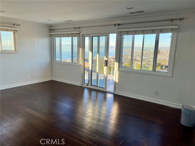 Detail Gallery Image 10 of 24 For 229 via Pasqual, Redondo Beach,  CA 90277 - 4 Beds | 4 Baths