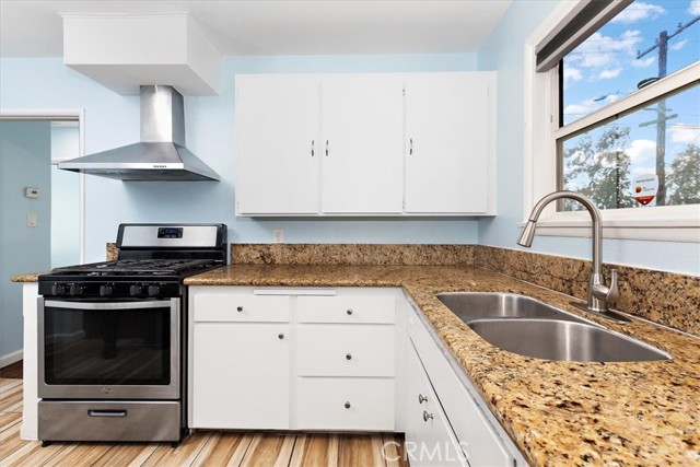 Detail Gallery Image 4 of 19 For 4485 Dwight Ave, Riverside,  CA 92507 - 3 Beds | 1 Baths