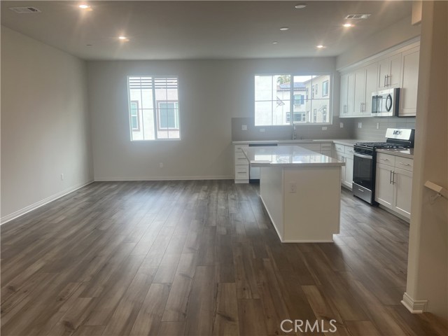 2131 Cumberland, Pomona CA: https://media.crmls.org/medias/ab0418eb-50a2-4dff-ae4c-32067766af96.jpg