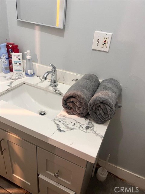 Detail Gallery Image 12 of 22 For 1205 W 57th, Los Angeles,  CA 90037 - 3 Beds | 2 Baths