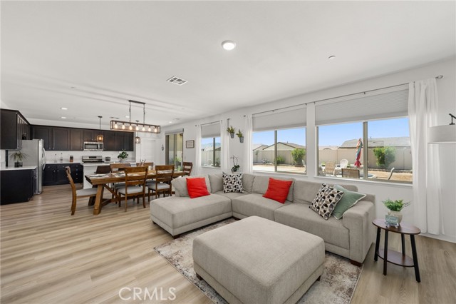5756 Quicksilver Way, Banning CA: https://media.crmls.org/medias/ab04e37b-b6b5-4478-9b22-96e9a4b7fde1.jpg
