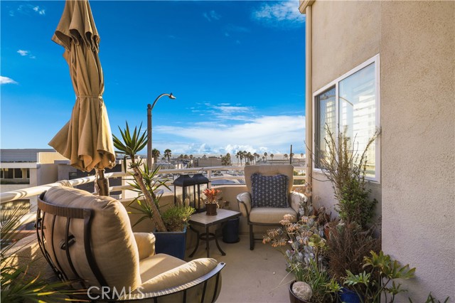 1338 Manhattan Avenue, Hermosa Beach, California 90254, 3 Bedrooms Bedrooms, ,3 BathroomsBathrooms,Residential,Sold,Manhattan,SB23150123