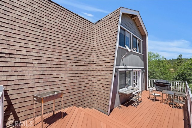 39325 Lodge Road, Fawnskin CA: https://media.crmls.org/medias/ab0588fb-53af-45cb-96fc-5615a5a35928.jpg