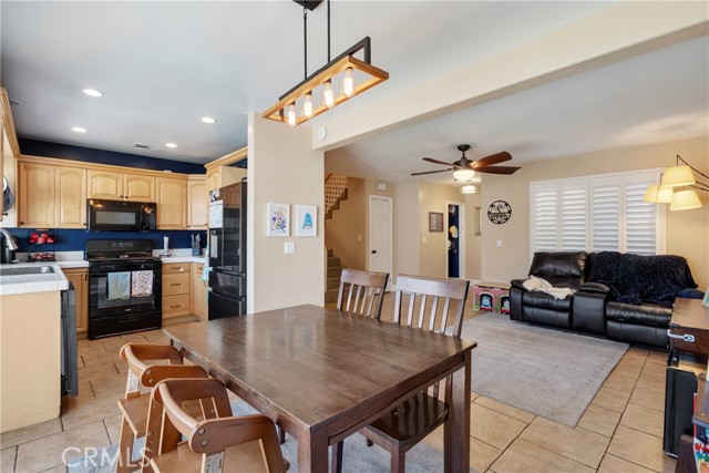 25353 Gemini Ln, Lake Forest CA: https://media.crmls.org/medias/ab05c9b2-50b1-48e9-bed0-844a70f5fb4b.jpg