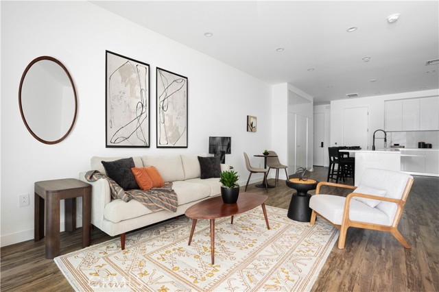 118 Astronaut Ellison S Onizuka Street, Los Angeles CA: https://media.crmls.org/medias/ab05d032-a69d-4c3d-9c4b-0b3338a2fd52.jpg