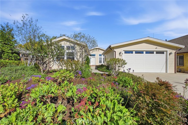Detail Gallery Image 3 of 54 For 158 Cecil, Costa Mesa,  CA 92627 - 3 Beds | 2/1 Baths