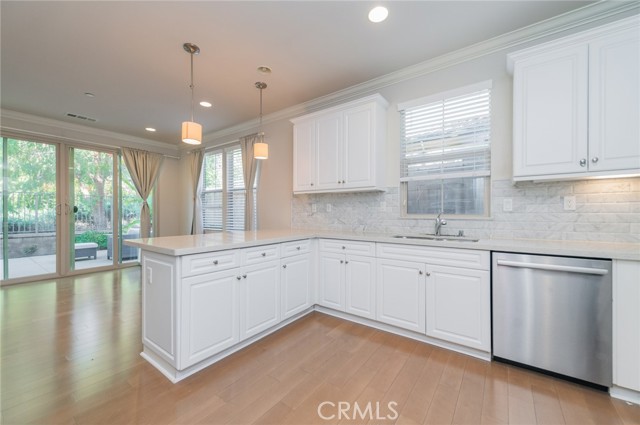 Detail Gallery Image 10 of 29 For 183 Bright Poppy, Irvine,  CA 92618 - 4 Beds | 3 Baths