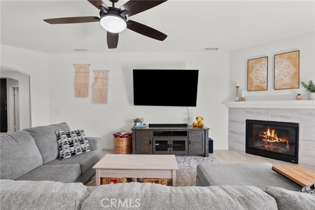 Detail Gallery Image 7 of 38 For 43838 Madison Ct, Lancaster,  CA 93536 - 4 Beds | 2 Baths