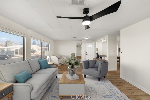 Detail Gallery Image 4 of 27 For 1251 E Lugonia, Redlands,  CA 92374 - 2 Beds | 2 Baths