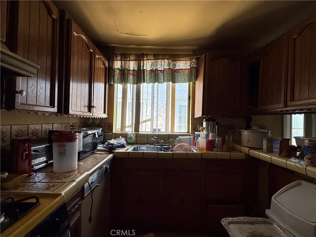 https://media.crmls.org/medias/ab0a240a-0945-4252-ad98-531b1221281f.jpg?preset=X-Large