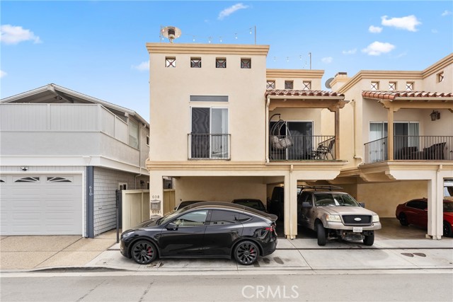 Detail Gallery Image 1 of 28 For 608 Clubhouse Ave, Newport Beach,  CA 92663 - 3 Beds | 2 Baths