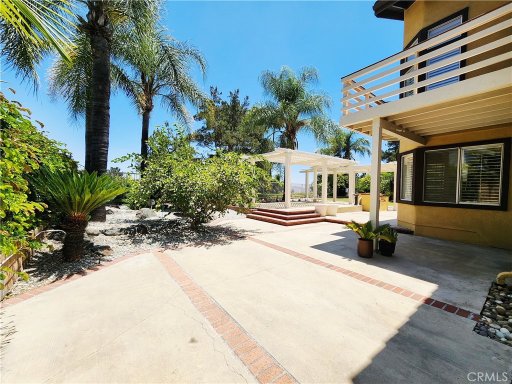 https://media.crmls.org/medias/ab0a9ab2-c8b3-4f33-8cbe-76d44c83b728.jpg?preset=X-Large