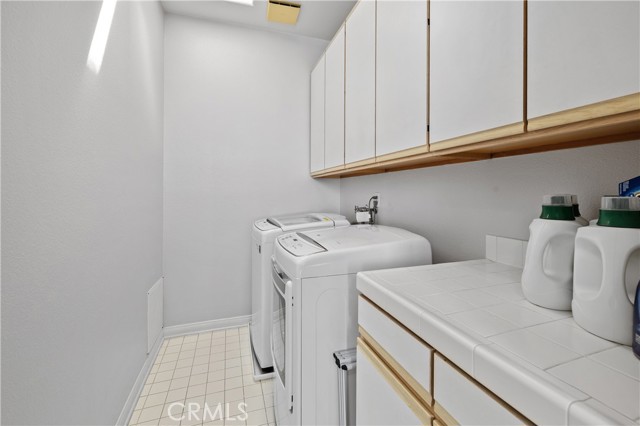 Detail Gallery Image 16 of 25 For 5715 Etiwanda Ave #4,  Tarzana,  CA 91356 - 3 Beds | 3 Baths