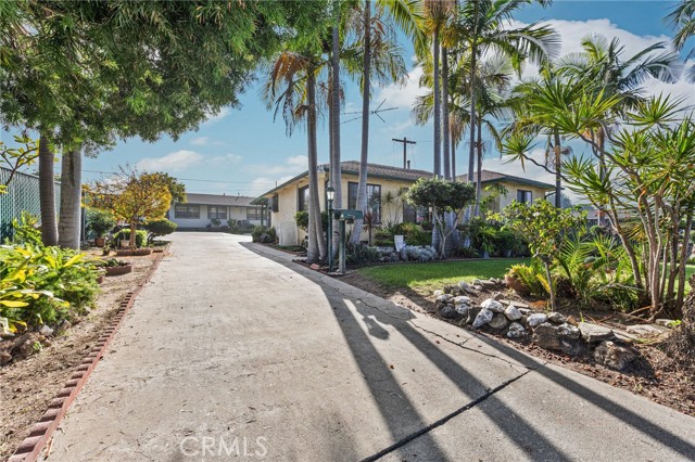 Detail Gallery Image 11 of 65 For 144 Grace Ave, La Habra,  CA 90631 - 6 Beds | 4 Baths