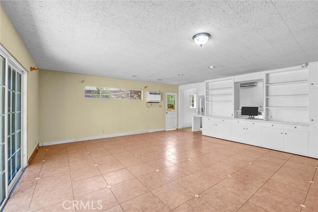 6626 Riverton Avenue photo 18