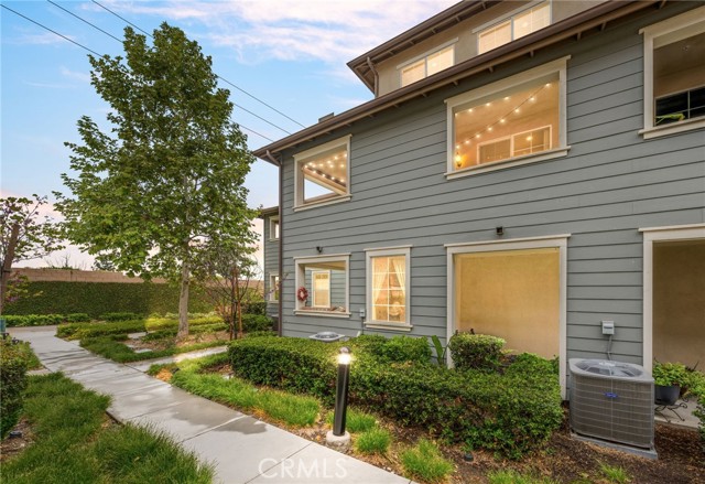 Detail Gallery Image 2 of 45 For 1052 Newberry Ln, Claremont,  CA 91711 - 3 Beds | 2/1 Baths
