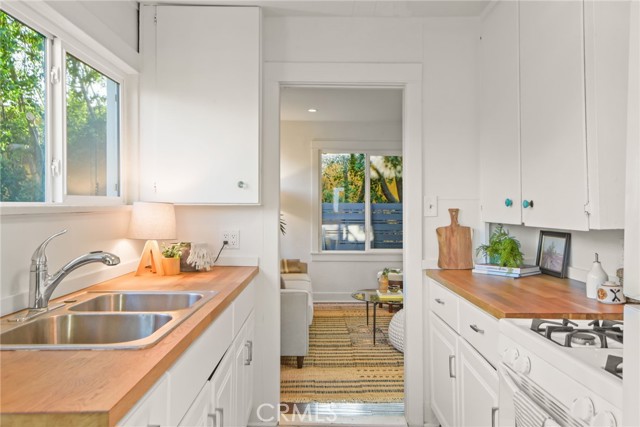 Detail Gallery Image 10 of 27 For 3908 Edison Walk, Los Angeles,  CA 90032 - 2 Beds | 2 Baths