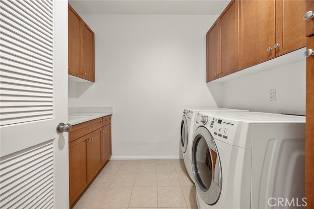 Detail Gallery Image 18 of 38 For 10886 Lotus Dr, Garden Grove,  CA 92843 - 5 Beds | 4 Baths