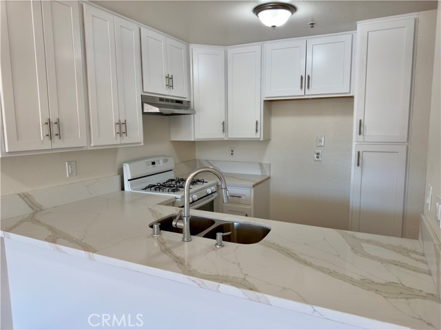 Detail Gallery Image 7 of 34 For 450 E 4th St #405,  Santa Ana,  CA 92701 - 1 Beds | 1 Baths