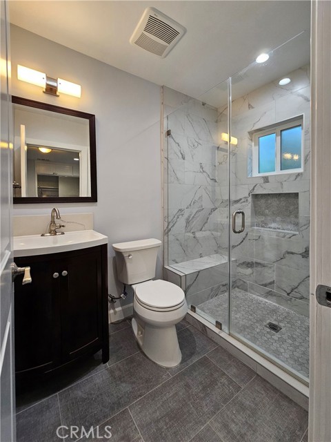 Detail Gallery Image 11 of 15 For 22045 De La Osa, Woodland Hills,  CA 91364 - 2 Beds | 2 Baths