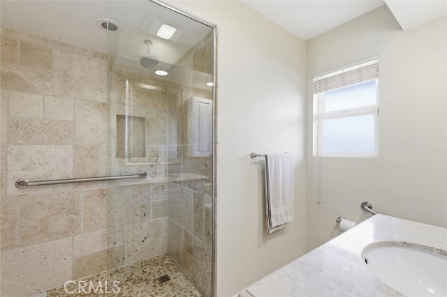 Detail Gallery Image 8 of 20 For 23017 Maple, Torrance,  CA 90505 - 2 Beds | 2 Baths