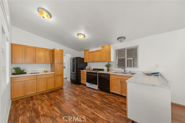 Detail Gallery Image 7 of 23 For 8681 Katella Ave #861,  Stanton,  CA 90680 - 4 Beds | 2 Baths