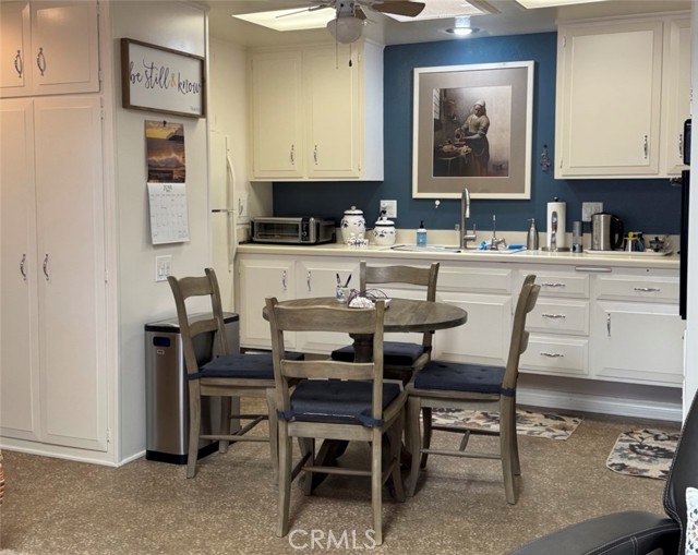 1664 Thunderbird Drive, Seal Beach CA: https://media.crmls.org/medias/ab10c2e8-90b2-44cc-a5cb-bbe996dbb0c3.jpg