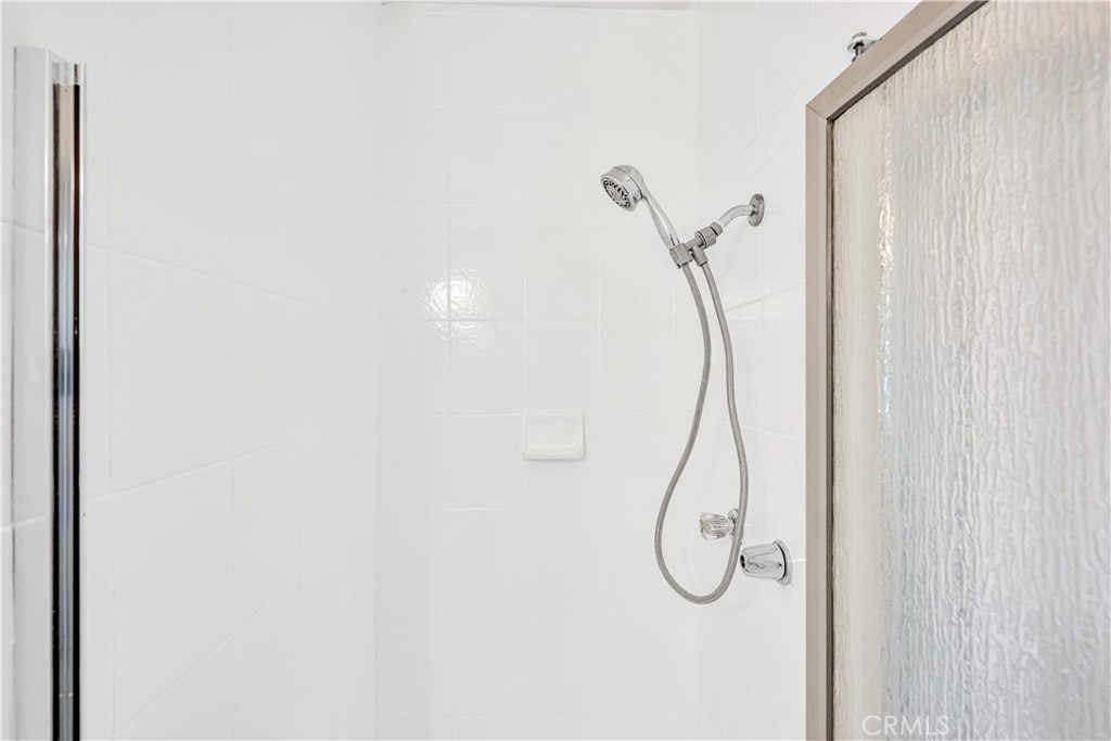 https://media.crmls.org/medias/ab10f1a0-848d-4ab0-8c3f-e97696e58b9f.jpg?preset=X-Large