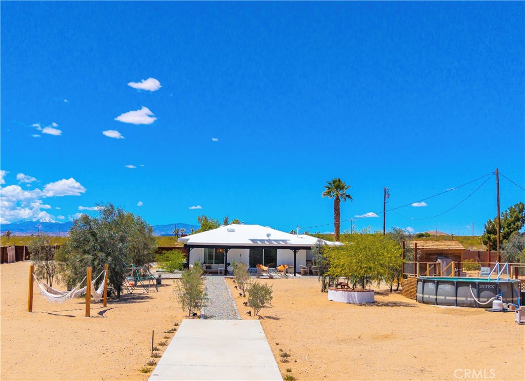https://media.crmls.org/medias/ab11b86a-457a-4f21-9b7d-2b74834aeb28.jpg?preset=X-Large