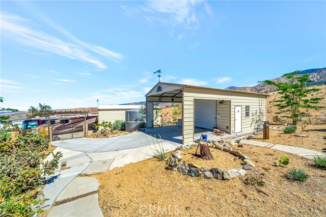 11720 Honeybee Lane, Juniper Hills CA: https://media.crmls.org/medias/ab12162d-2be5-4a9d-a97f-dd0aa476f792.jpg