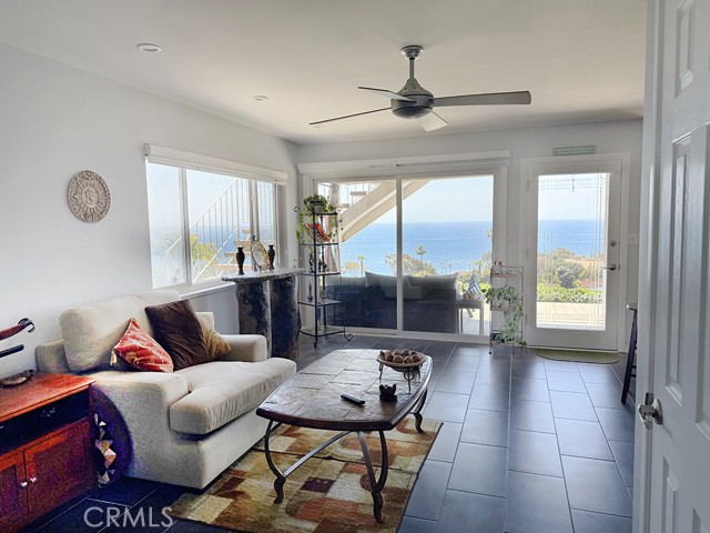 Detail Gallery Image 3 of 12 For 21692 Ocean Vista Dr a,  Laguna Beach,  CA 92651 - 2 Beds | 1 Baths