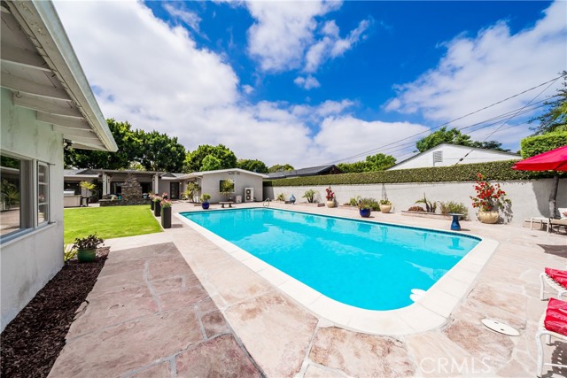 1031 E Andrews Drive, Long Beach CA: https://media.crmls.org/medias/ab13bf65-3c38-4380-b2e1-8b51dee641cb.jpg